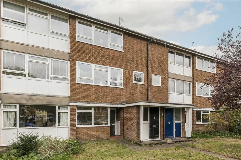 2 bed Flat for rent in Eltham. From Peter James Estate Agents - Lee