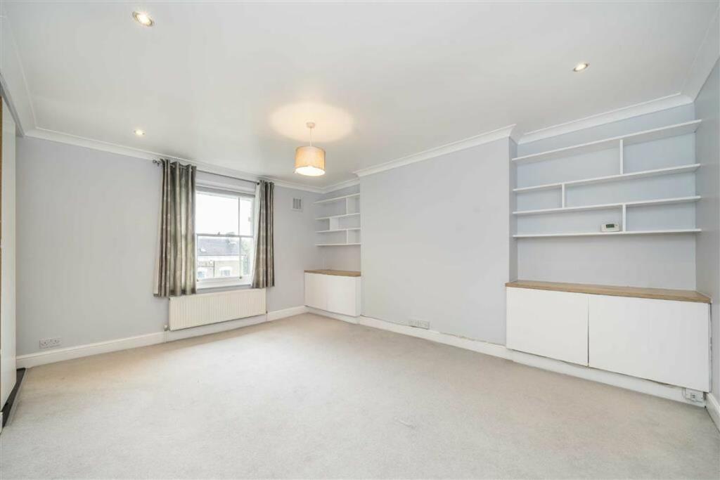 2 bed Flat for rent in Lewisham. From Peter James Estate Agents - Lee