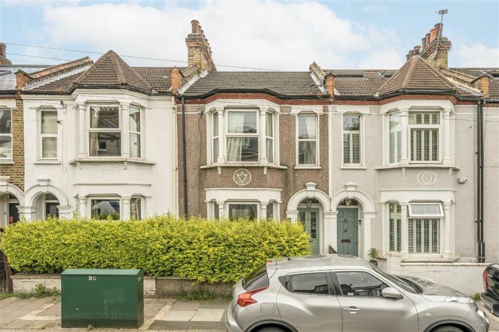 2 bed Detached House for rent in Lewisham. From Peter James Estate Agents - Lee