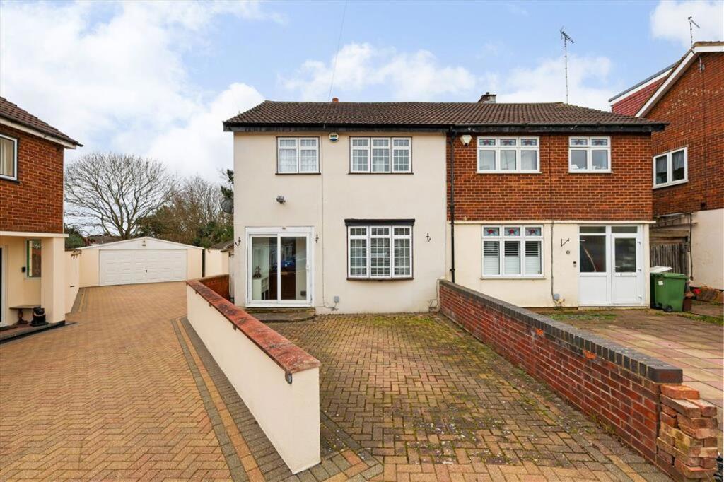 3 bed Semi Detached for rent in Sidcup. From Dexters - Lee