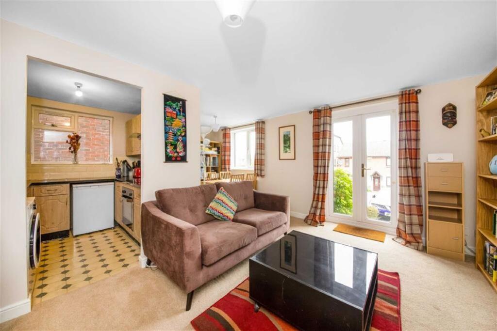 2 bed 1st Floor Flat for rent in Catford. From Dexters - Lee 2 bed 1st Floor Flat for rent in Catford. From Dexters - Lee