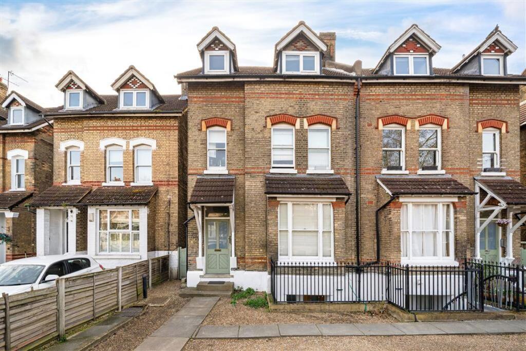 1 bed 1st Floor Flat for rent in Lewisham. From Dexters - Lee