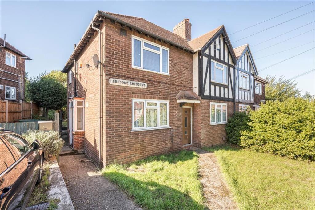 2 bed 1st Floor Flat for rent in Eltham. From Dexters - Lee