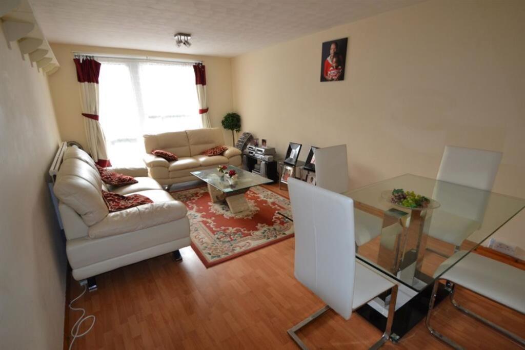 2 bed Annexe for rent in Lewisham. From Dexters - Lee