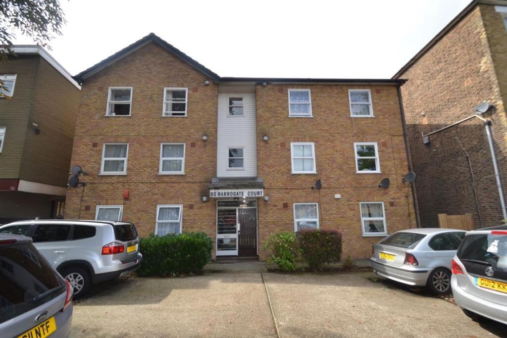 2 bed 1st Floor Flat for rent in Lewisham. From Dexters - Lee
