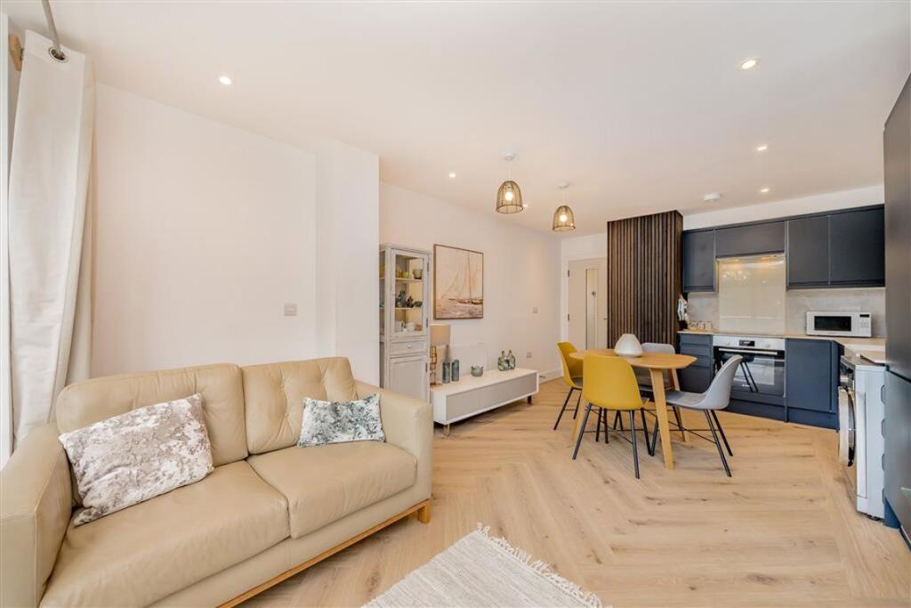 1 bed 1st Floor Flat for rent in Eltham. From Dexters - Lee 1 bed 1st Floor Flat for rent in Eltham. From Dexters - Lee