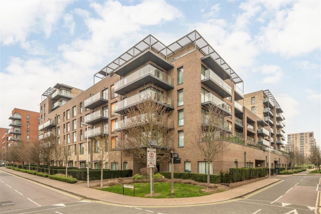 2 bed 1st Floor Flat for rent in Eltham. From Dexters - Lee