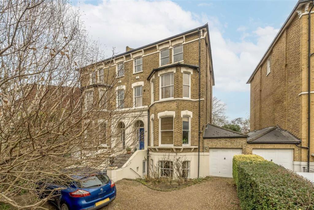 4 bed Studio for rent in Lewisham. From Dexters - Lee