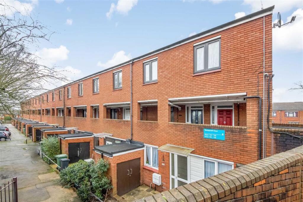 1 bed 1st Floor Flat for rent in Lewisham. From Dexters - Lee 1 bed 1st Floor Flat for rent in Lewisham. From Dexters - Lee