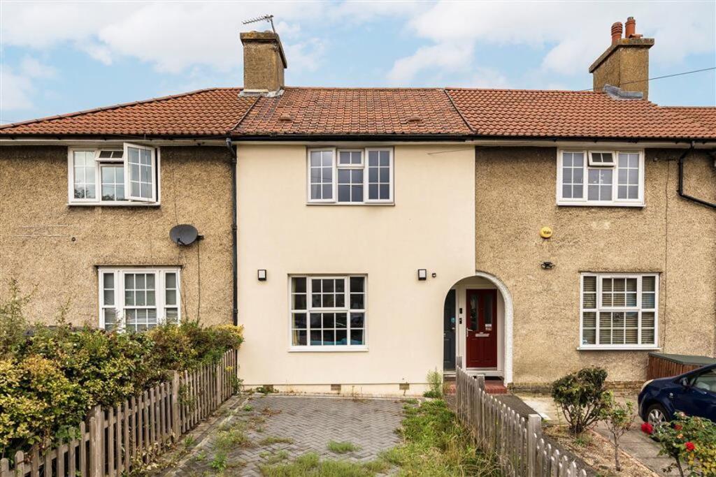 2 bed Mid Terraced House for rent in Catford. From Dexters - Lee 2 bed Mid Terraced House for rent in Catford. From Dexters - Lee