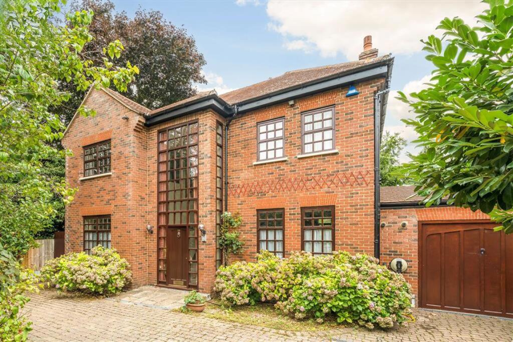5 bed Detached for rent in Lewisham. From Dexters - Lee