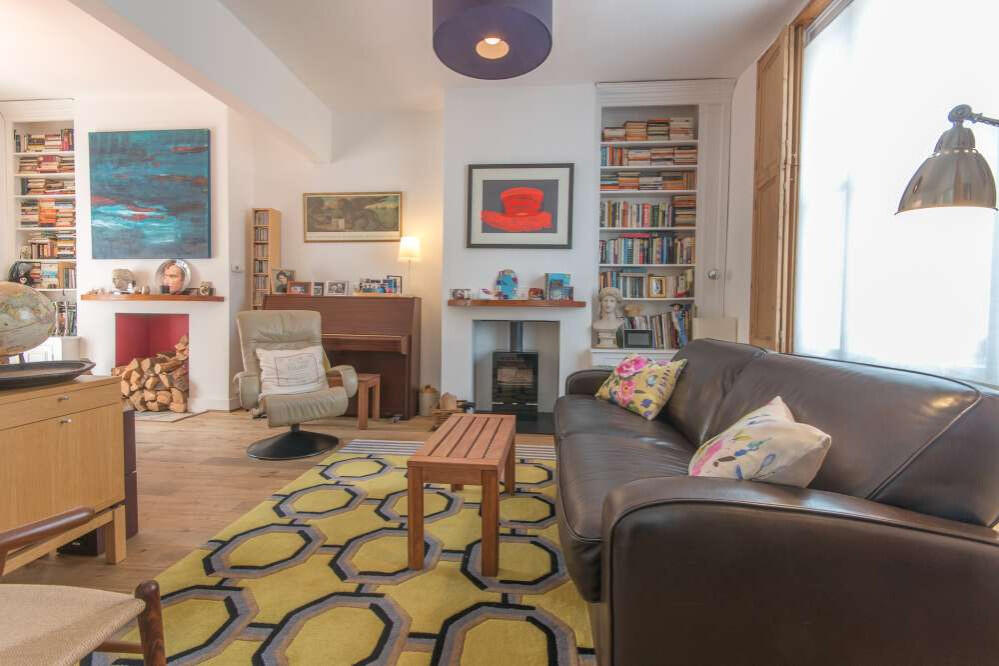 4 bed Mid Terraced House for rent in London. From Pickwick Estates - Honor Oak