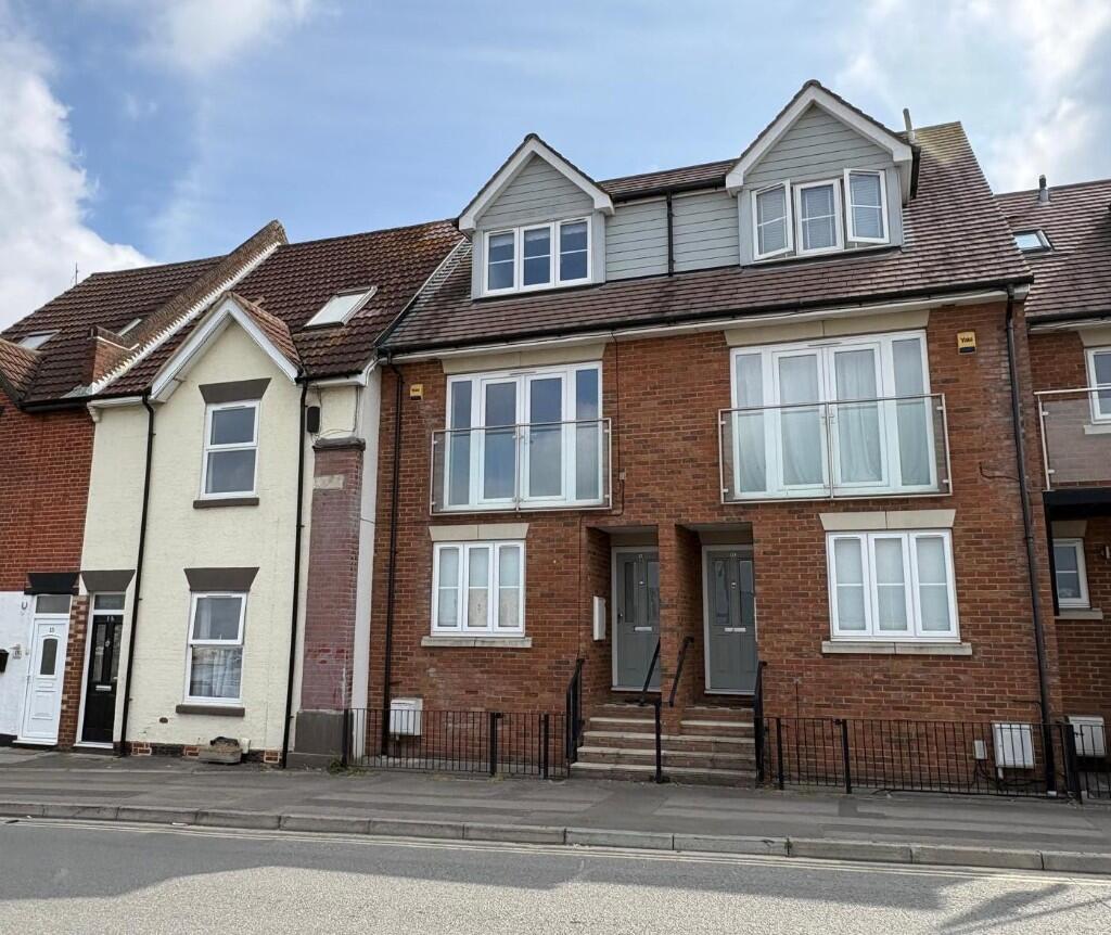 3 bed Mid Terraced House for rent in Southampton. From Clear Residential - Southampton