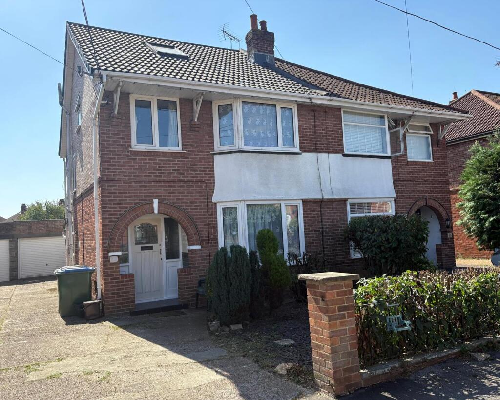 4 bed Semi Detached for rent in Totton. From Clear Residential - Southampton