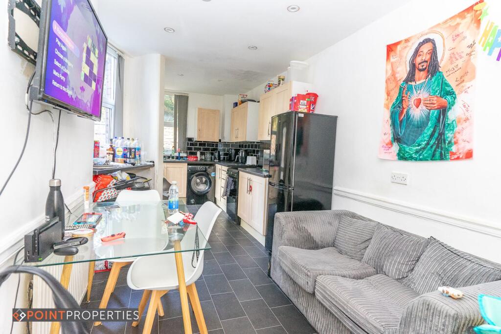 4 bed Mid Terraced House for rent in Liverpool. From Point Properties - Liverpool