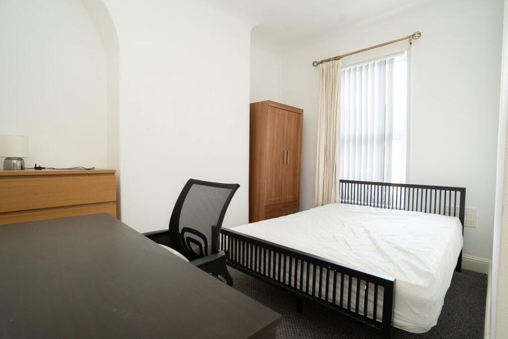 4 bed Mid Terraced House for rent in Liverpool. From Point Properties - Liverpool