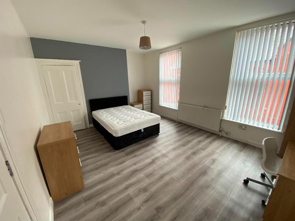 5 bed Mid Terraced House for rent in Liverpool. From Point Properties - Liverpool