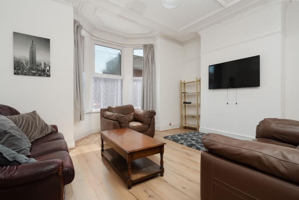 5 bed Mid Terraced House for rent in Liverpool. From Point Properties - Liverpool 5 bed Mid Terraced House for rent in Liverpool. From Point Properties - Liverpool