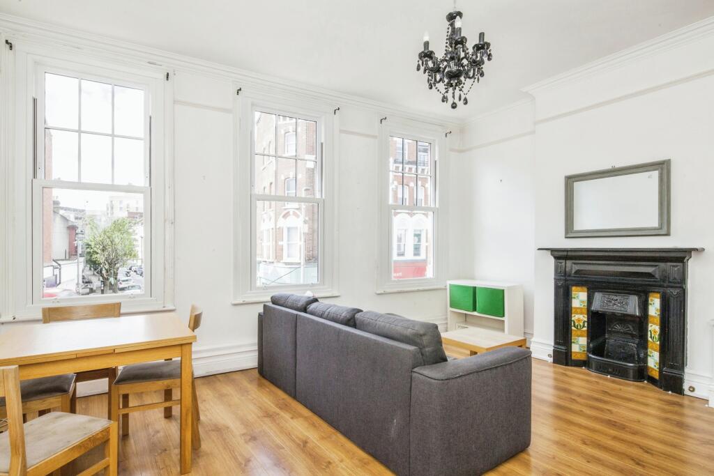 2 bed 1st Floor Flat for rent in London. From Portico - Battersea