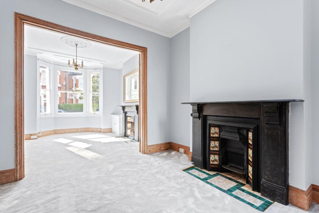 4 bed 1st Floor Flat for rent in Battersea. From Portico - Battersea