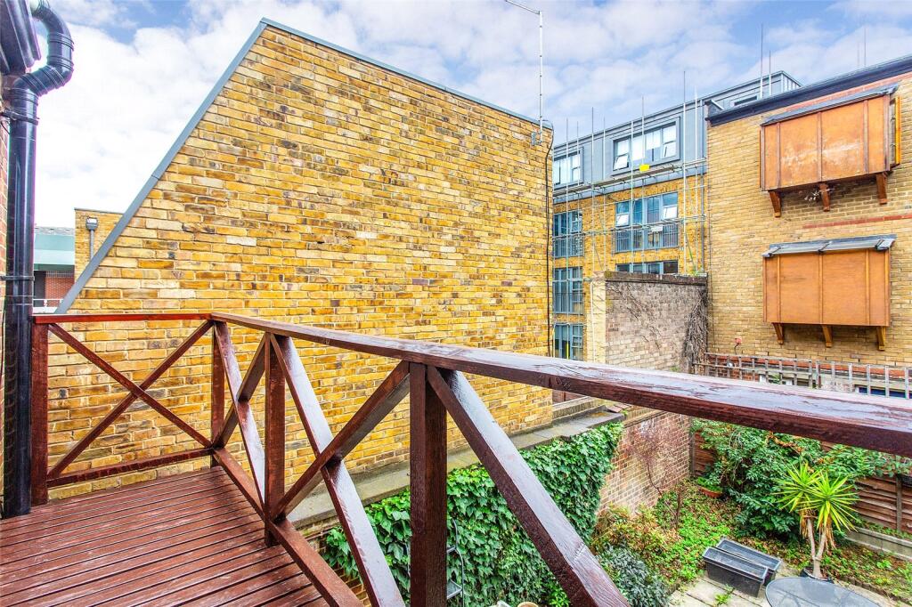 2 bed 1st Floor Flat for rent in Clapham. From Portico - Battersea