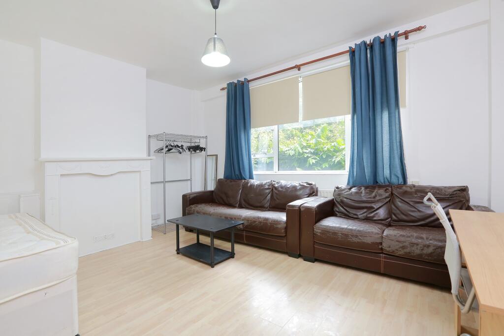 3 bed 1st Floor Flat for rent in London. From Portico - Bloomsbury