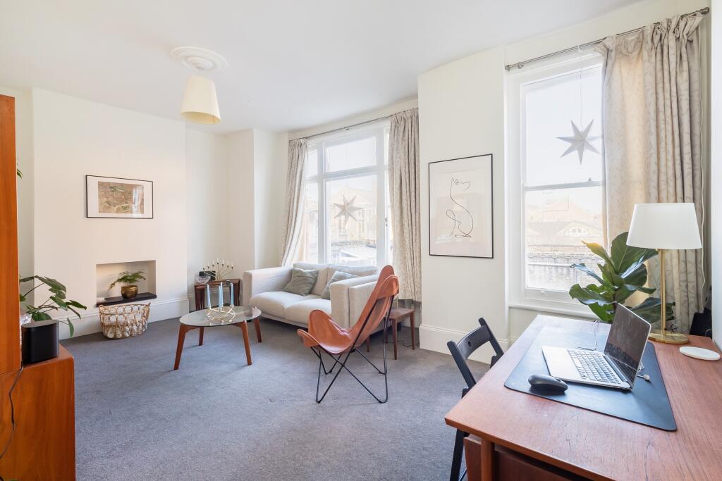 2 bed 1st Floor Flat for rent in Fulham. From Portico - Fulham