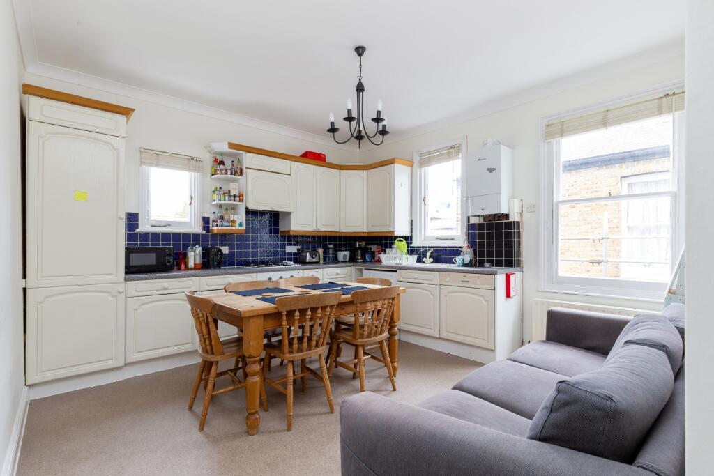 3 bed 1st Floor Flat for rent in Fulham. From Portico - Fulham