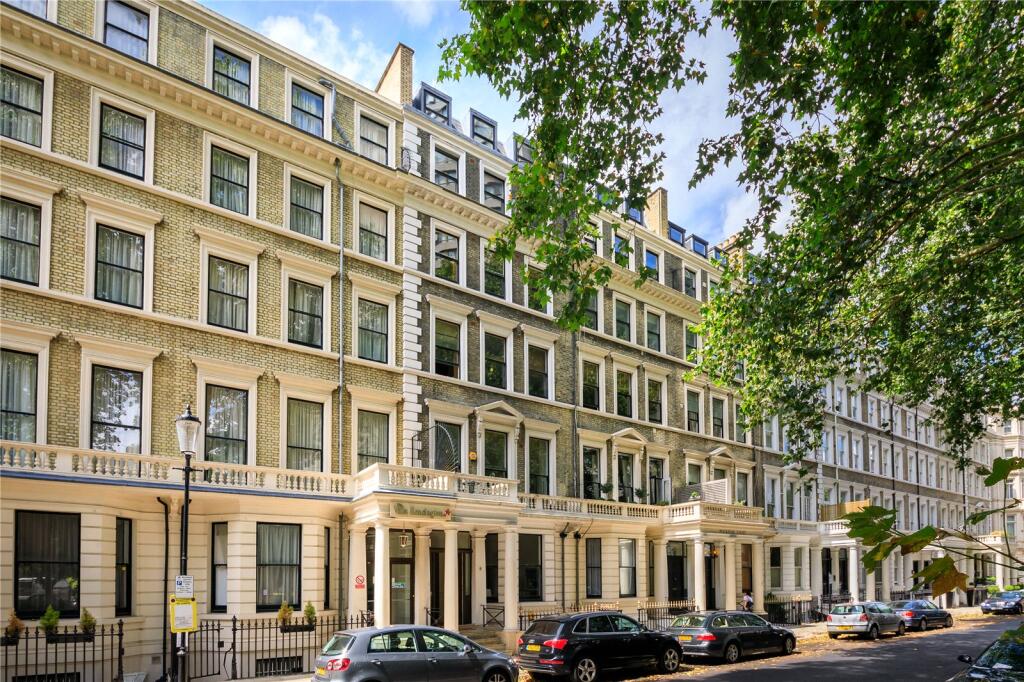 4 bed Studio for rent in Kensington. From Portico - Fulham