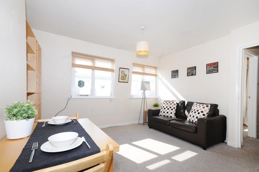 1 bed 1st Floor Flat for rent in Kensington. From Portico - Hammersmith