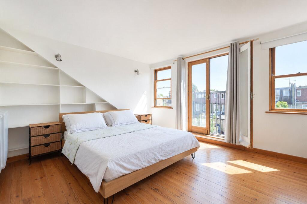 3 bed Mid Terraced House for rent in Chiswick. From Portico - Hammersmith 3 bed Mid Terraced House for rent in Chiswick. From Portico - Hammersmith