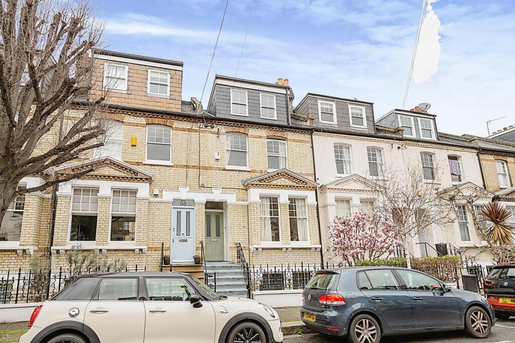 4 bed Mid Terraced House for rent in Fulham. From Portico - Hammersmith