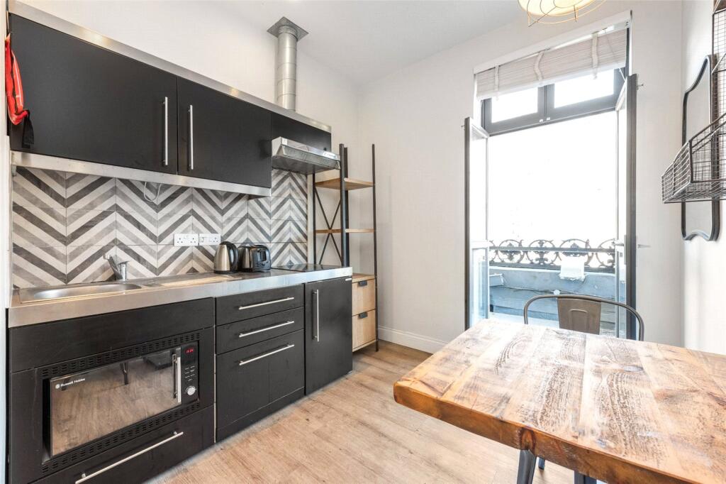 1 bed 1st Floor Flat for rent in London. From Portico - Hammersmith