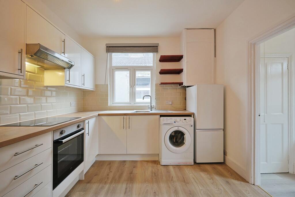 2 bed 1st Floor Flat for rent in Acton. From Portico - Hammersmith