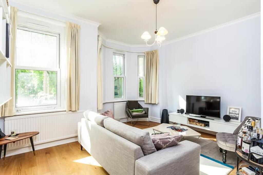 2 bed 1st Floor Flat for rent in Islington. From Portico - Islington