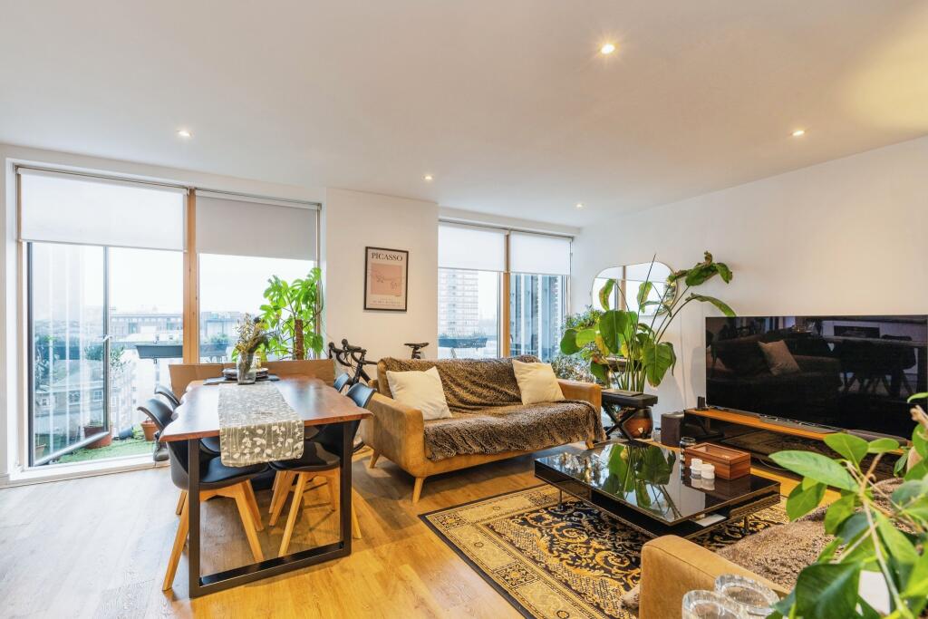 2 bed 1st Floor Flat for rent in Islington. From Portico - Islington