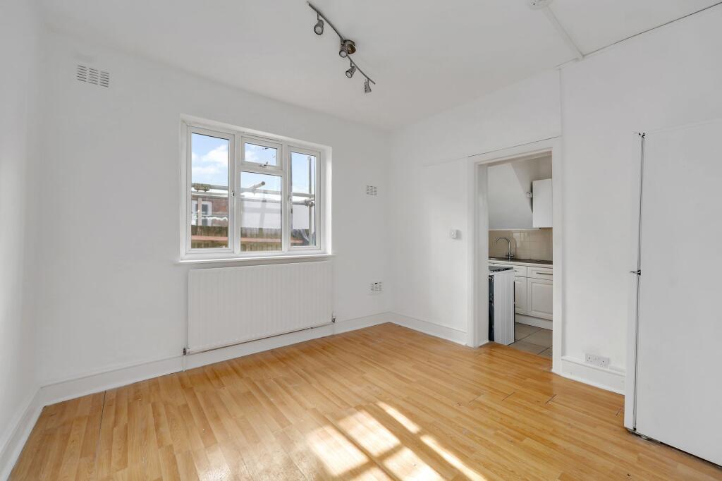 3 bed 1st Floor Flat for rent in Willesden. From Portland Estate Agents - London