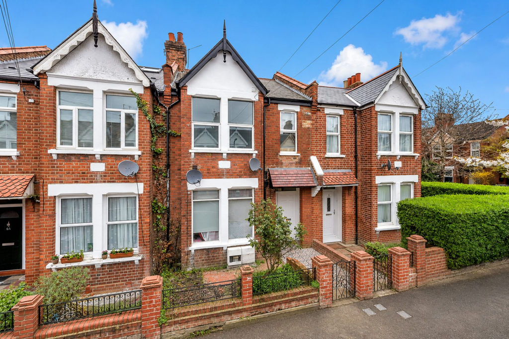 3 bed 1st Floor Flat for rent in Willesden. From Portland Estate Agents - London 3 bed 1st Floor Flat for rent in Willesden. From Portland Estate Agents - London