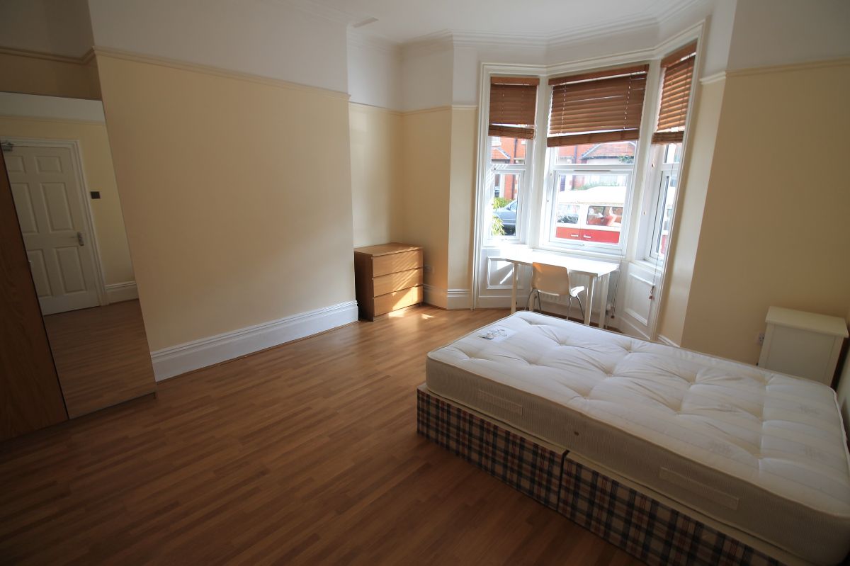 4 bed Mid Terraced House for rent in Newcastle upon Tyne. From Portland Residential