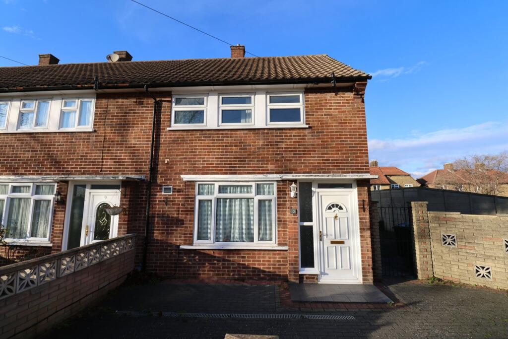 3 bed End of Terrace for rent in Beckenham. From Proctors - Bromley
