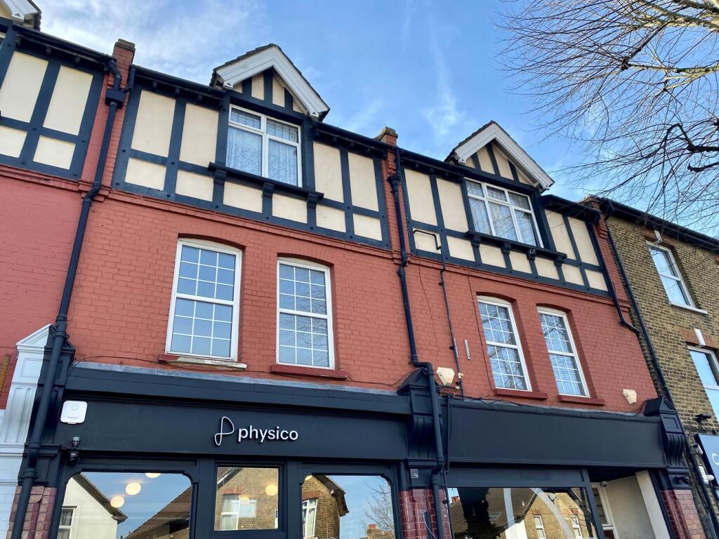 2 bed 1st Floor Flat for rent in Keston Mark. From Proctors - Bromley