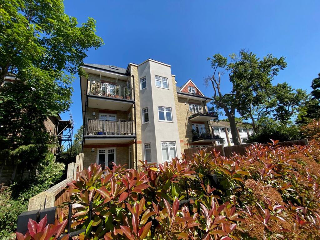 2 bed Apartment for rent in Beckenham. From Proctors - Bromley