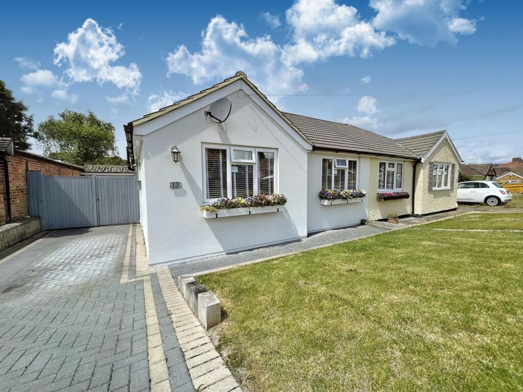 2 bed Bungalow for rent in Locksbottom. From Proctors - Petts Wood