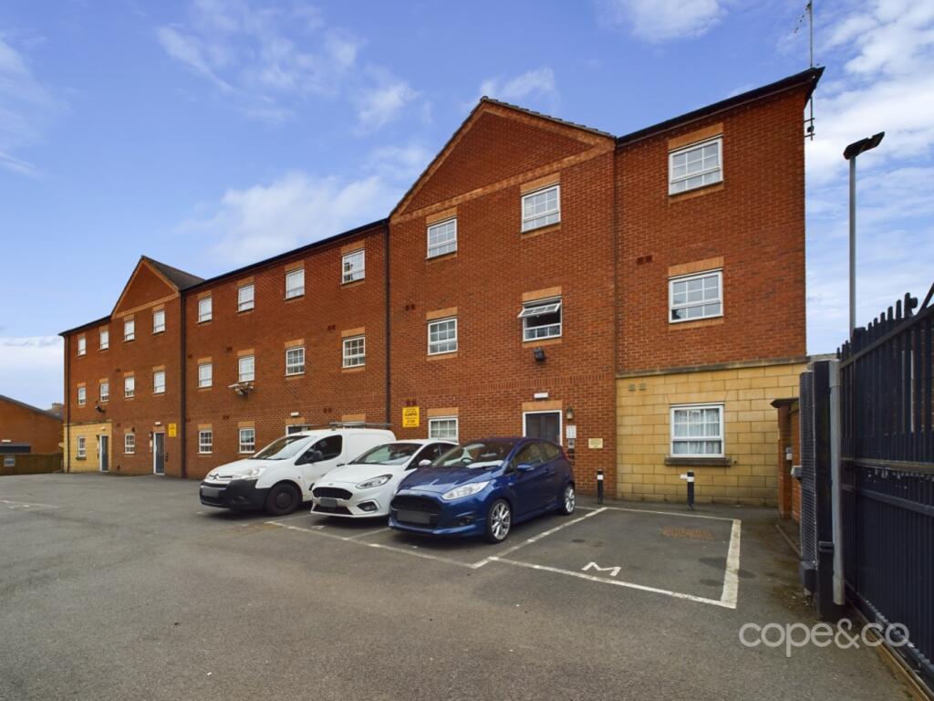 2 bed 1st Floor Flat for rent in Mackworth. From Professional Properties - Derby