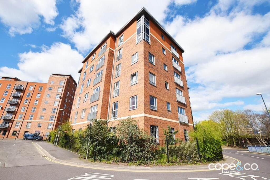 2 bed Apartment for rent in Derby. From Professional Properties - Derby