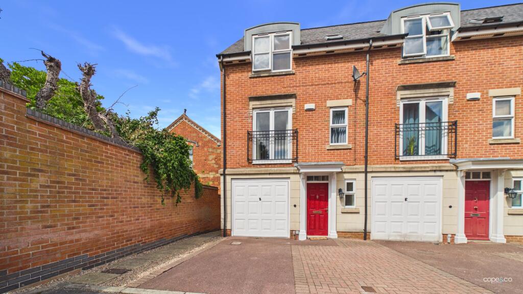 3 bed Town House for rent in Mackworth. From Professional Properties - Derby 3 bed Town House for rent in Mackworth. From Professional Properties - Derby