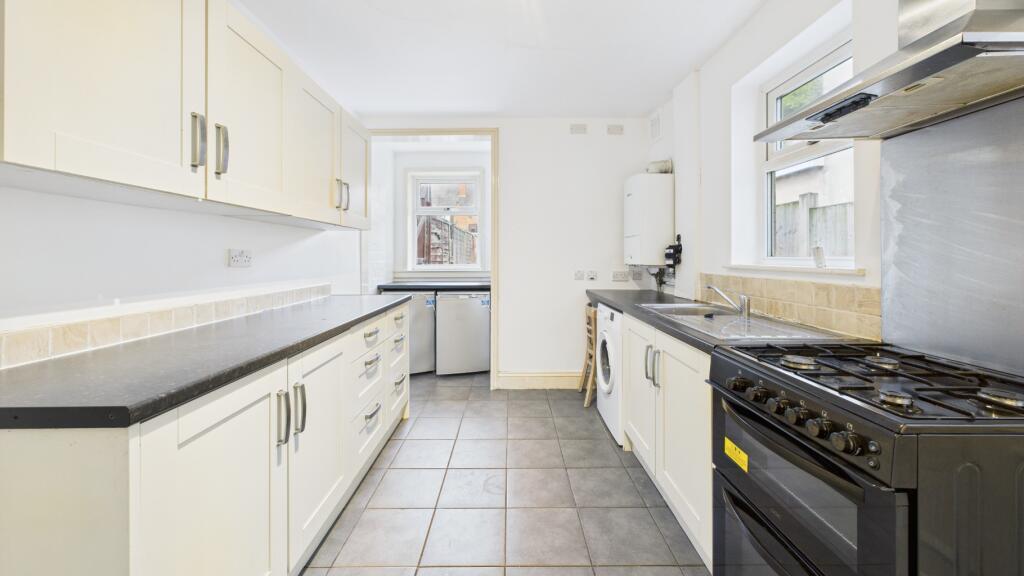 3 bed Mid Terraced House for rent in Mackworth. From Professional Properties - Derby 3 bed Mid Terraced House for rent in Mackworth. From Professional Properties - Derby