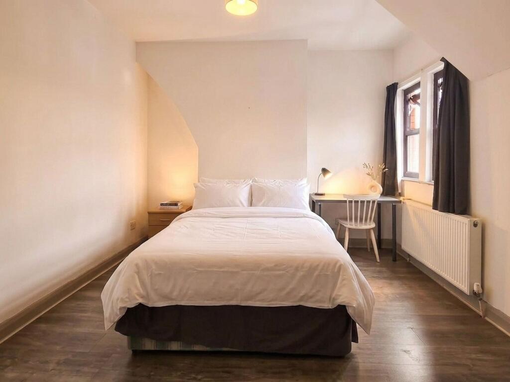 4 bed HMO for rent in Salford. From Property Genius - Manchester