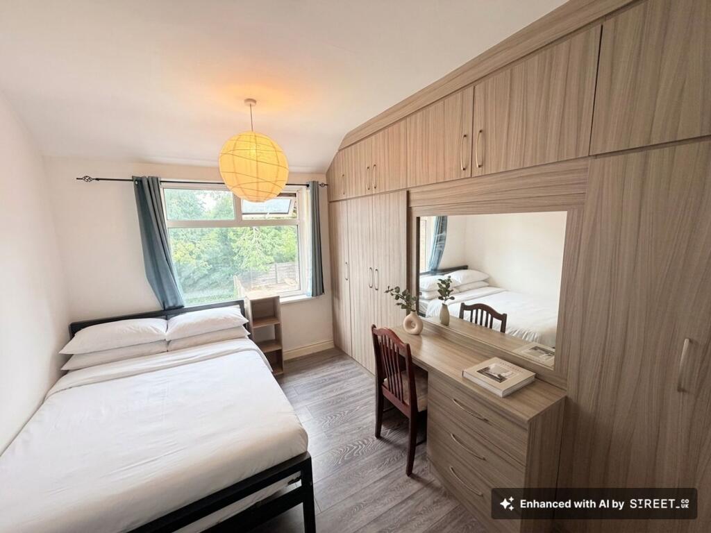 4 bed Semi Detached for rent in Gatley. From Property Genius - Manchester 4 bed Semi Detached for rent in Gatley. From Property Genius - Manchester