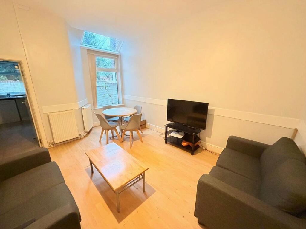4 bed HMO for rent in Manchester. From Property Genius - Manchester 4 bed HMO for rent in Manchester. From Property Genius - Manchester